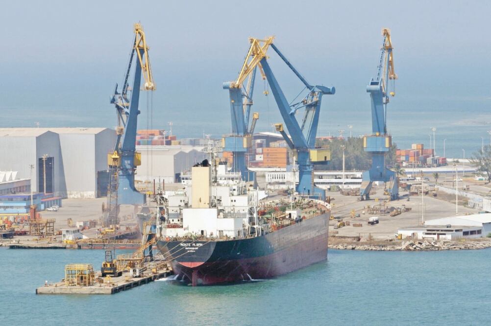 El permiso de la Comisión Reguladora de Energía va a contribuir al desarrollo de puertos y de infraestructura de almacenamiento de petrolíferos. Foto: ARCHIVO EL UNIVERSAL