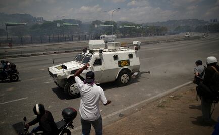 Militar leal a Maduro resulta herido de bala durante alzamiento en Venezuela