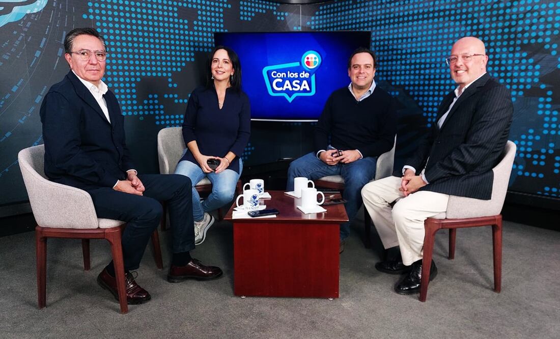 Con los de Casa: David Aponte, Maite Azuela, Luis Estrada, Becerra-Acosta. Foto: Julio Suárez/ EL UNIVERSAL