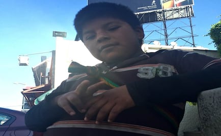 Niño mazahua recorre 300 kilómetros para vender mazapanes