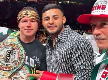 Canelo Álvarez recibió a Alexis Vega en el ring tras la victoria ante John Ryder
