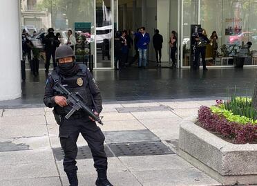 Realizan operativo en call center de Reforma; prestaban dinero y extorsionaban a personas, dice Sheinbaum