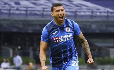 Cruz Azul sufre, pero en penaltis elimina al Necaxa y avanza a los cuartos de final