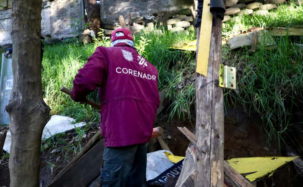 Durante el operativo se detectaron construcciones recientes levantadas sobre la ladera de un cerro
Foto: Especial.