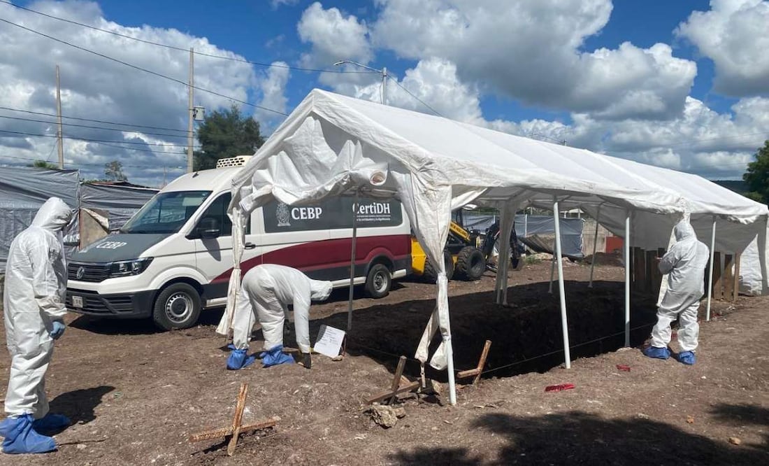 Exhuman 7 cuerpos más de fosa común en Sinaloa como parte de programa de rescate forense (13/10/2025). Foto: Especial