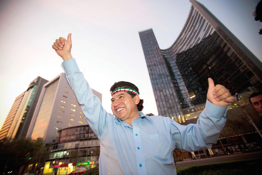 En la foto: Juanito, político 