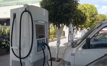 Inicia UdeG sustitución de autos por vehículos híbridos y eléctricos