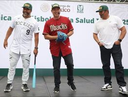 Leyendas de la Selección Mexicana de Beisbol impartieron clínica a niños en la Ciudad de México