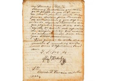 Authorities evaluate the authenticity of historic papers from the Mexican Independence sold by auction house