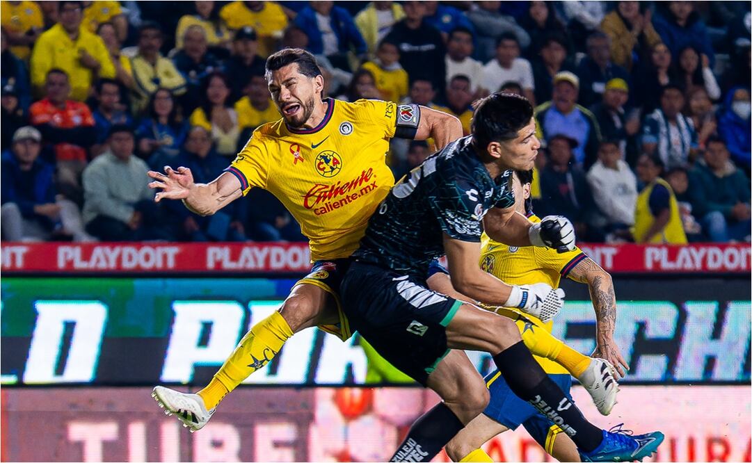 FOTO: IMAGO7 - El fuerte choque entre Henry Martín y Carlos Moreno