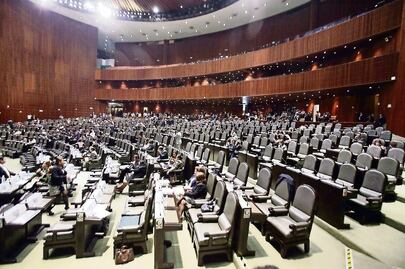 Diputados se dan bono secreto por fin de año