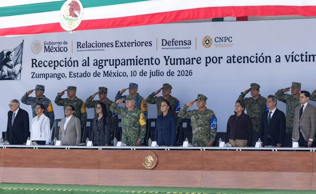 La presidenta de México, Claudia Sheinbaum Pardo, encabezó la Ceremonia de Recepción del Agrupamiento de Ayuda Humanitaria “Yumare”, que viajó a Venezuela después de los sismos de 7.2 y 7.5 ocurridos el pasado 24 de junio. Foto: Hugo Salvador / EL UNIVERSAL