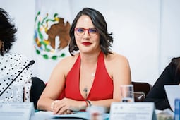 Alcaldesa de Xochimilco, Circe Camacho, comparece ante Congreso de CDMX; destaca ampliación de programas
