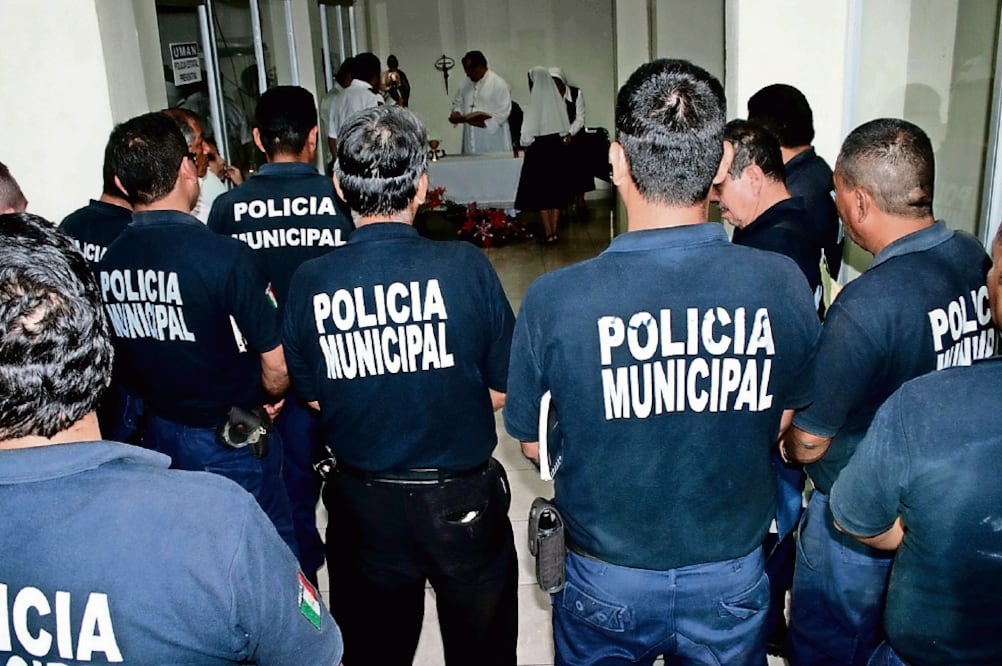 polícía municipal es la corporación menos atendida del país. Sus sueldos están por debajo de los de las fuerzas federales y estatales. Además, los mexicanos los perciben como una institución en la que no pueden confiar. (RAFAEL RIVERA/EL UNIVERSAL)
