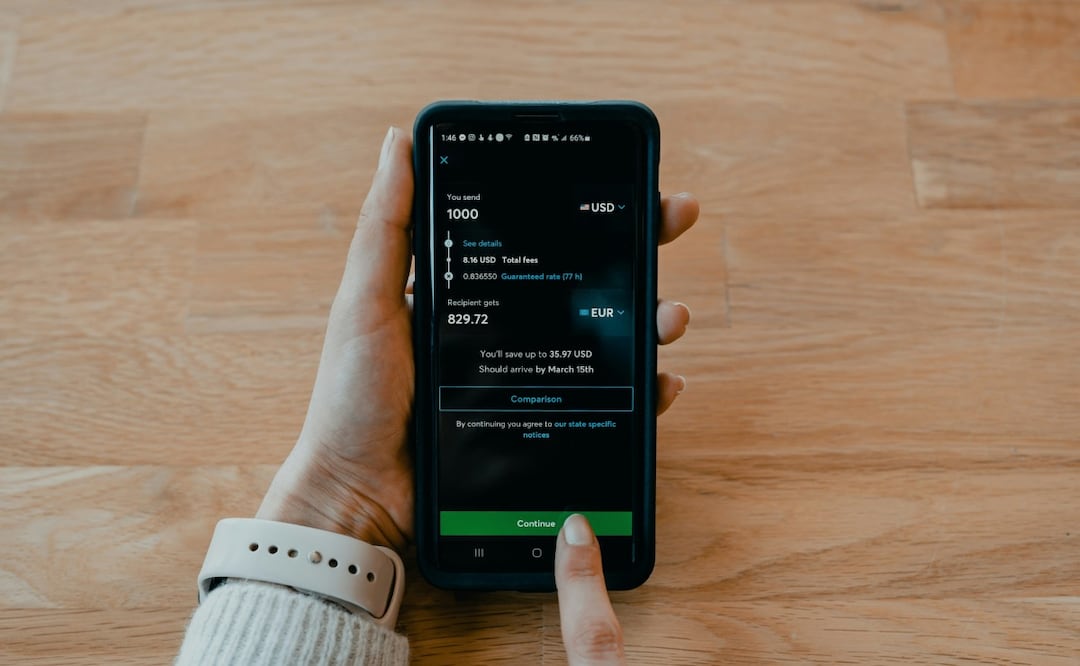 La Cofece dijo que hay que promover medios alternativos de pago como transferencias instantáneas para que más personas accedan a medios de pago digitales seguros. Imagen: Unsplash