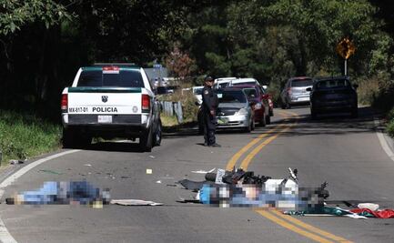 Tragedia en la México-Cuernavaca; dos motociclistas mueren al chocar de frente contra un microbús