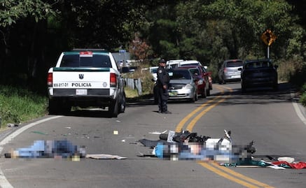Tragedia en la México-Cuernavaca; dos motociclistas mueren al chocar de frente contra un microbús