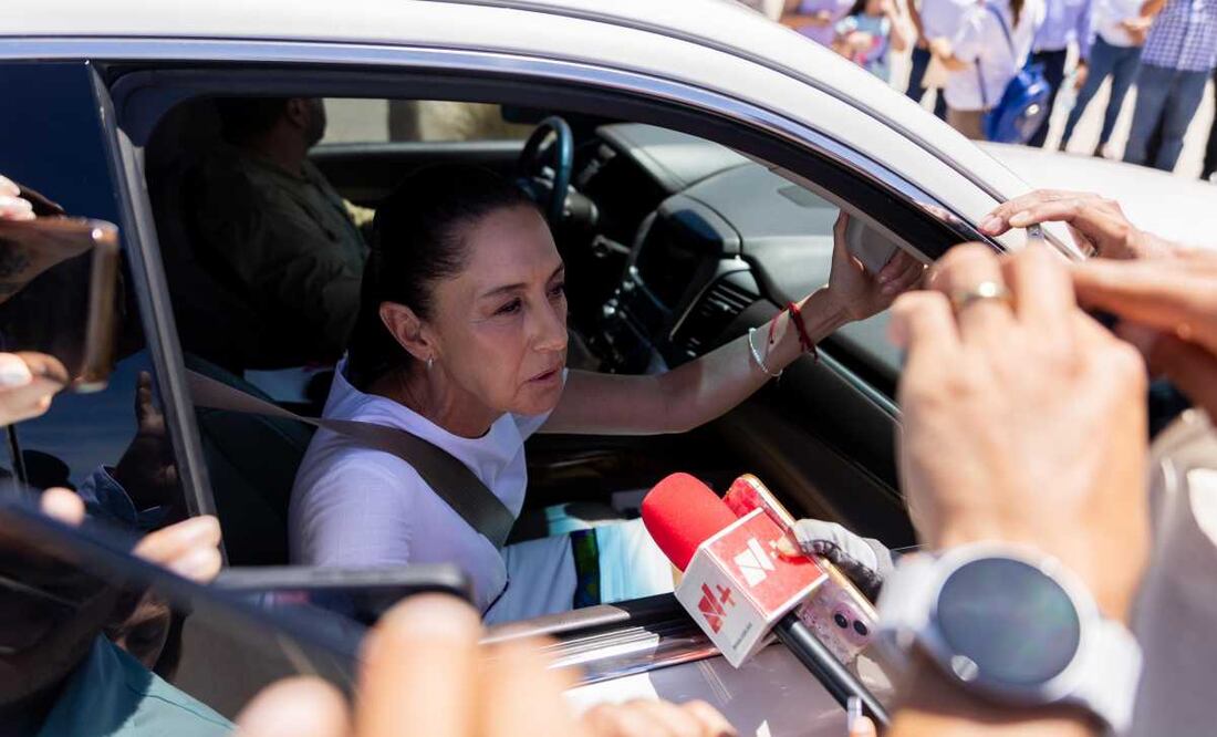 Llegada de la presidenta Claudia Sheinbaum Pardo a su evento público en La Paz, Baja California Sur. Foto Hugo Salvador / EL UNIVERSAL