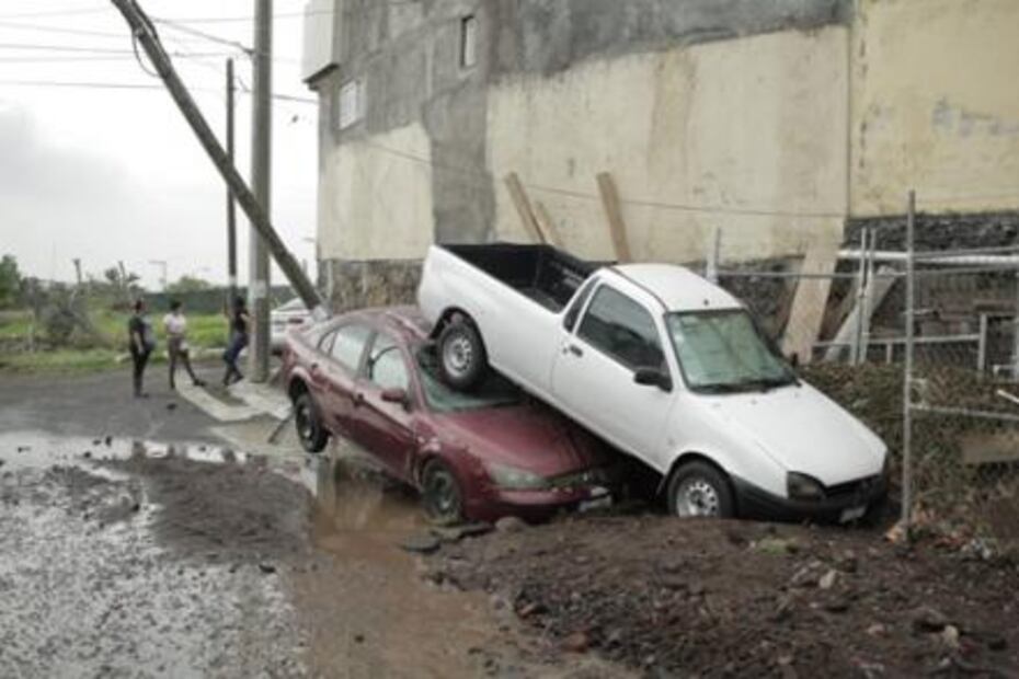 Lluvias en Michoacán dejan al menos 50 casas inundadas y 29 autos dañados