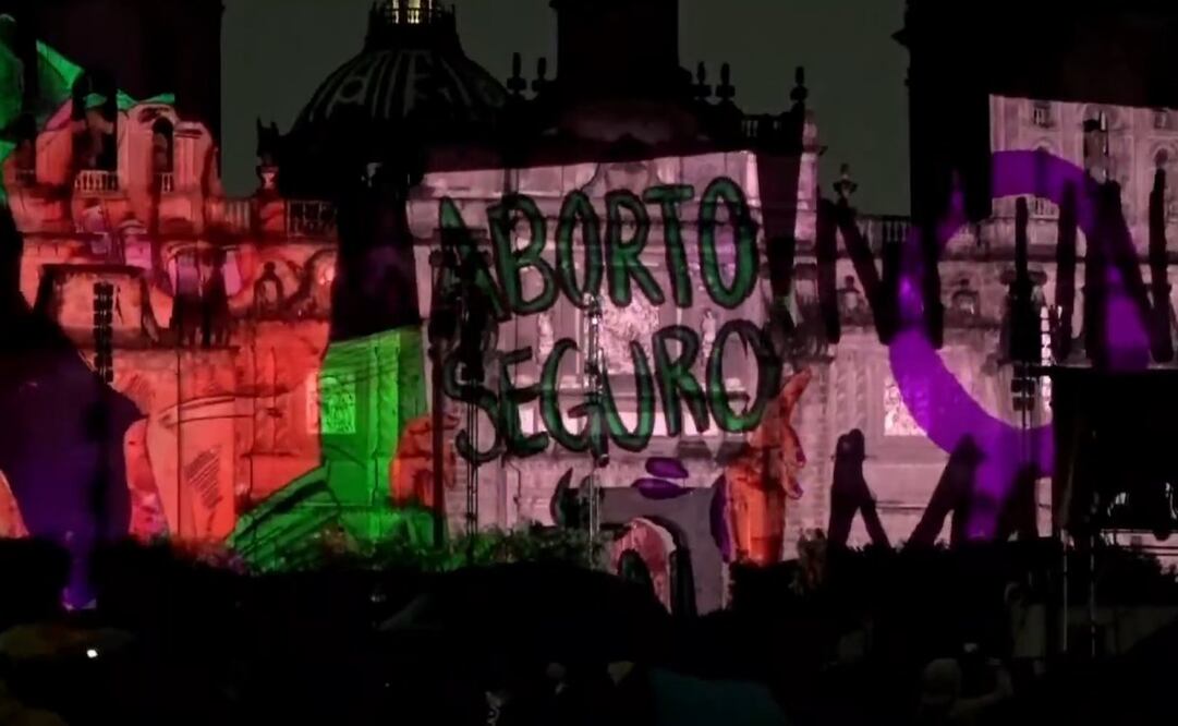 Consigna al aborto seguro en el videomapping "Memoria Luminosa. México Tenochtitlan 700 años". Foto: Especial