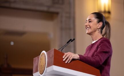 Sheinbaum realiza transmisión simultánea en escuelas de México por el Día de la Bandera; Sedena entrega banderas