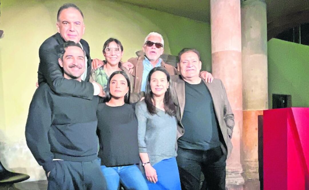 Arriba: Francisco Ramos, Sandra Solares, Luis Estrada; abajo: Alfonso Herrera, Paulina Gaitán, Arcelia Ramírez y Joaquín Cosío. Foto: Nicole Trejo / EL UNIVERSAL.