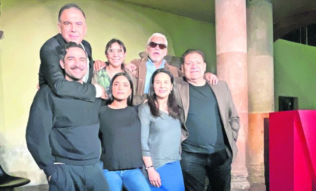 Arriba: Francisco Ramos, Sandra Solares, Luis Estrada; abajo: Alfonso Herrera, Paulina Gaitán, Arcelia Ramírez y Joaquín Cosío. Foto: Nicole Trejo / EL UNIVERSAL.