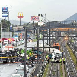 Tarda ocho horas retiro de pipa que chocó contra Metro