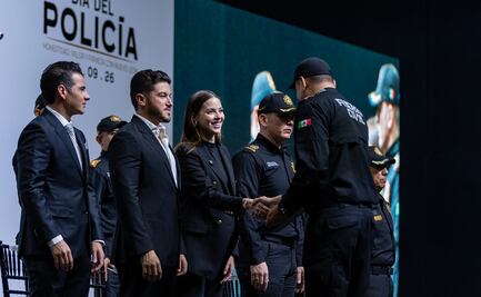 Samuel García y Mariana Rodriguez galardonan a elementos de Fuerza Civil Nuevo León; institución cumple 15 años