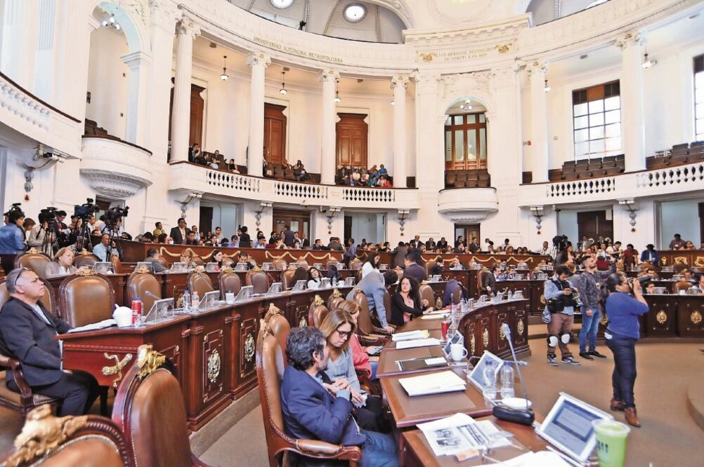 “El proceso de abrogación no se había iniciado para evitar un desfase normativo ”, explicó el líder de la Jucopo, Ricardo Ruiz, y confirmó que con este procedimiento se solucionará en términos jurídicos la entrega del apoyo. (ESPECIAL)