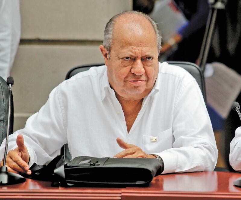 En conjunto. Santiago Nieto, titular de la UIF, informó que el gobierno trabaja con agencias de EU en la investigación contra Romero Deschamps. ARCHIVO EL UNIVERSAL