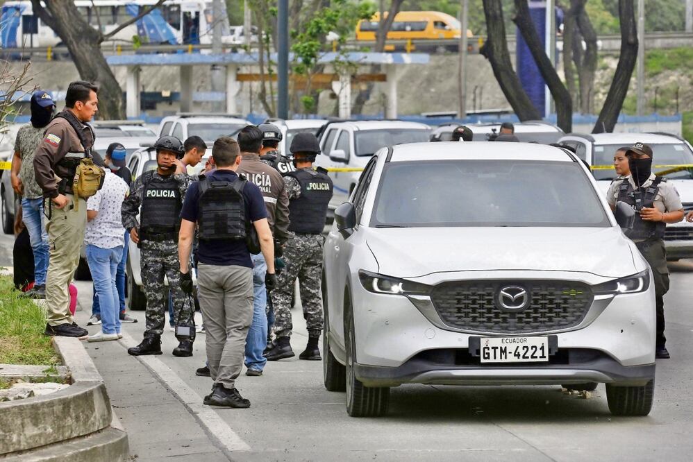 El fiscal fue asesinado a tiros cuando circulaba en su vehículo por un barrio del puerto de Guayaquil.
