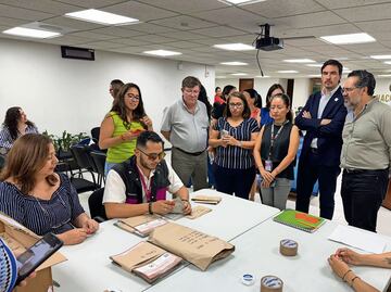 IECM entrega material para el voto de los presos