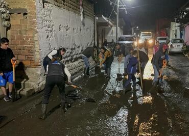 Amecameca inicia limpieza tras desbordamiento de lodo volcánico
