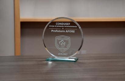 Profuturo recibe la renovación de la insignia por el Compromiso en la Atención a Personas Adultas Mayores