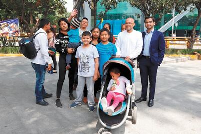 Secretario de Salud se disculpa con padres 