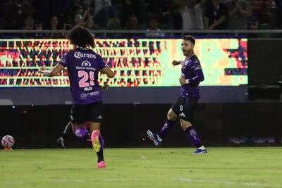 Mazatlán FC con suerte y contundencia se lleva el triunfo ante Querétaro