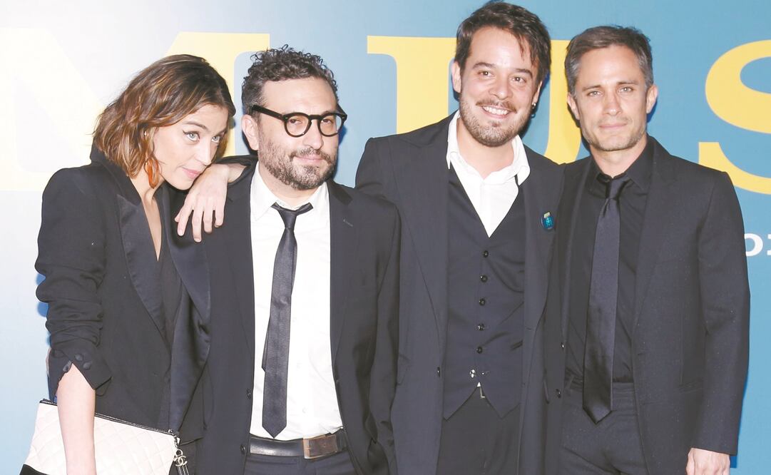 Ilse Salas, el director Alonso Ruizpalacios, Leonardo Ortizgris y Gael en la alfombra roja de la película. (FOTOS: AGUSTIN SALINAS. EL UNIVERSAL)
