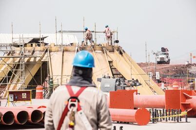 Difícil que AMLO pueda cancelar el NAIM: S&P