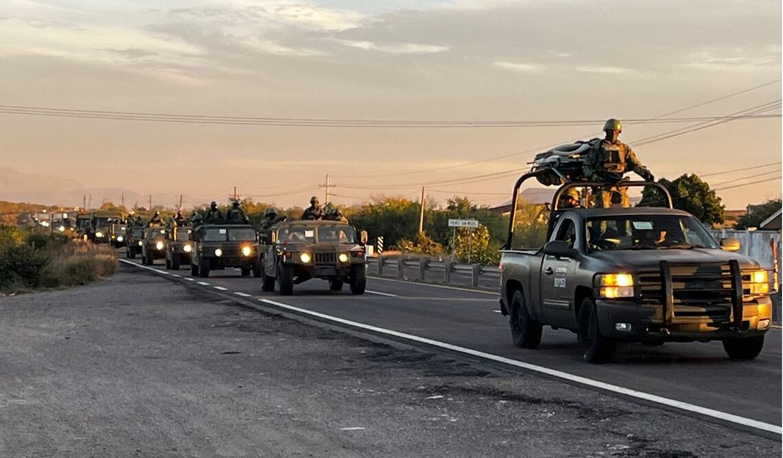 Elementos del Ejército y de la Guardia Nacional continúan con patrullajes y recorridos en la zona rural y urbana de Culiacán para dar con el paradero del resto de las personas "levantadas" el viernes en distintos puntos. Foto: especial