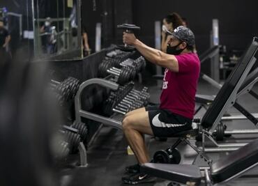 Conoce la mejor manera de pesarse para medir el aumento de masa muscular, según nutricionista deportivo