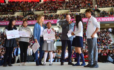 Angélica Rivera y Eruviel Ávila inauguran universidad para adultos mayores