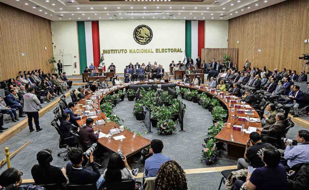 La Comisión de Quejas y Denuncias del INE avaló el martes los cuatro anteproyectos sobre irregularidades en la afiliación que presentaron las organizaciones que buscan ser partido. Foto: Archivo / EL UNIVERSAL