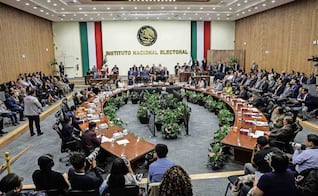INE rechaza discutir lineamientos para regular campañas adelantadas; oposición reclama inacción