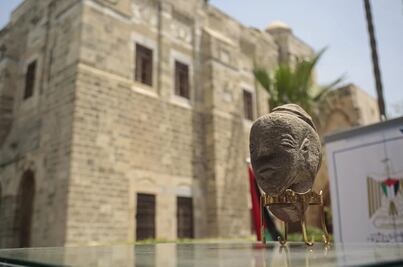 Mientras cultivaba, un agricultor halla fragmentos de la diosa Anat, estatua de la Edad de Bronce