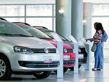 Venta de autos nuevos se incrementa 32% en noviembre: Inegi