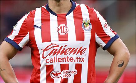 Exfutbolista de Chivas levanta la mano para salir del retiro y lo tunden; "Mejor un cono"