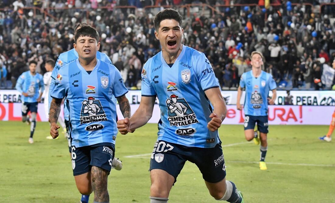 Nicolás Ibáñez celebrando uno de sus goles contra Rayados - FOTO: Imago7