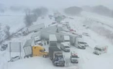 Tormenta invernal desata carambola masiva en Michigan; involucra a más de 100 vehículos