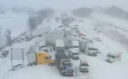 Tormenta invernal desata carambola masiva en Michigan; involucra a más de 100 vehículos